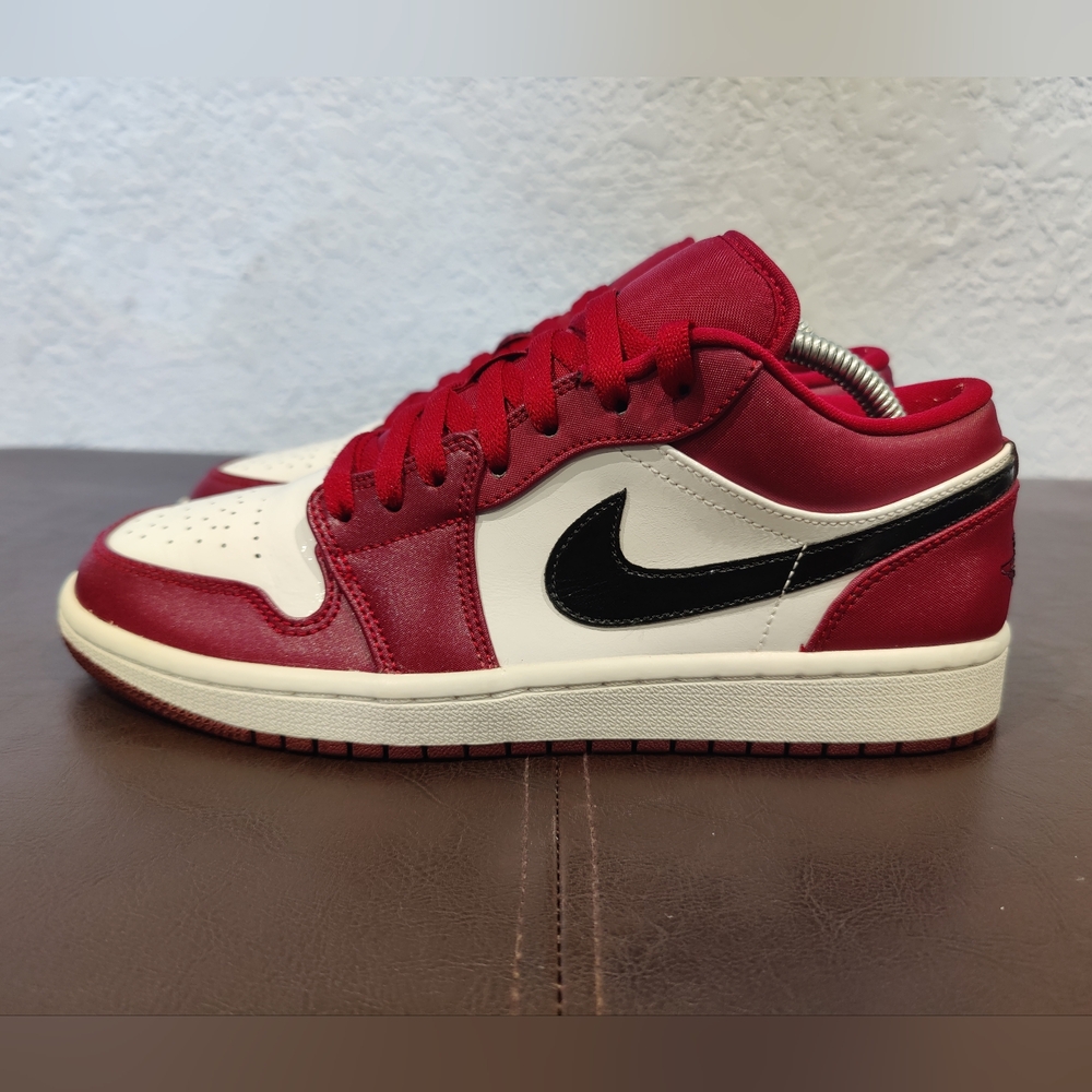 Nike Jordan 1 Low "Noble Red"